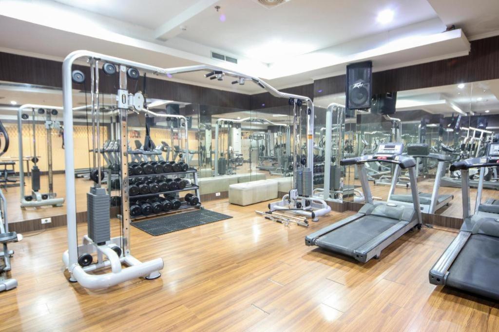 New Hollywood Hotel Pekanbaru Dış mekan fotoğraf