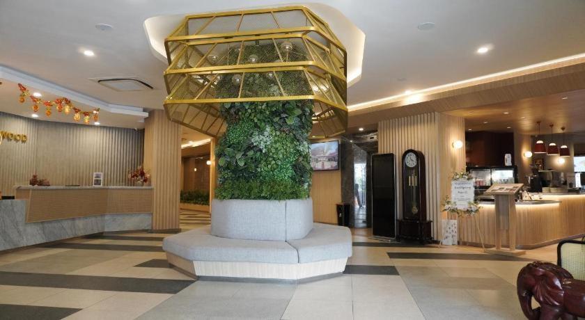 New Hollywood Hotel Pekanbaru Dış mekan fotoğraf