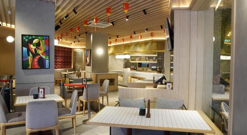 New Hollywood Hotel Pekanbaru Dış mekan fotoğraf