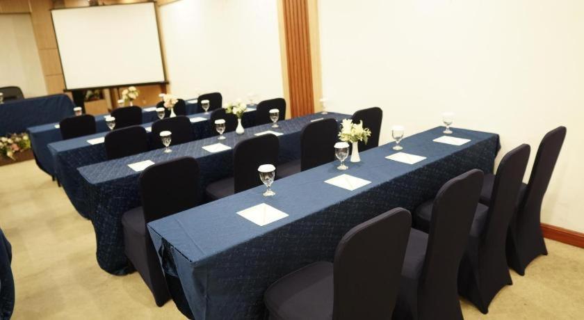 New Hollywood Hotel Pekanbaru Dış mekan fotoğraf