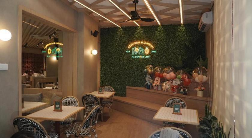 New Hollywood Hotel Pekanbaru Dış mekan fotoğraf
