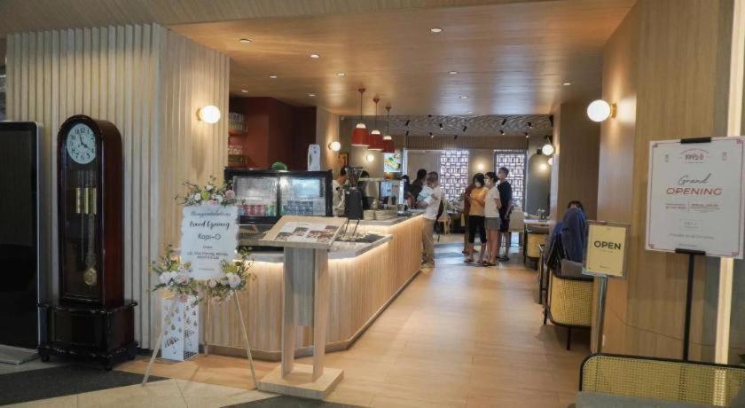 New Hollywood Hotel Pekanbaru Dış mekan fotoğraf