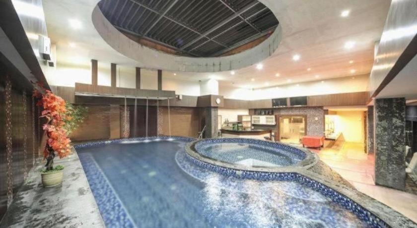New Hollywood Hotel Pekanbaru Dış mekan fotoğraf