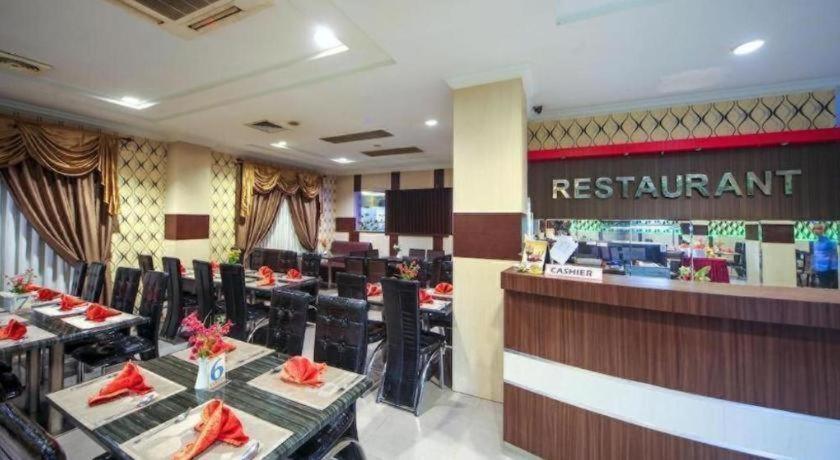 New Hollywood Hotel Pekanbaru Dış mekan fotoğraf